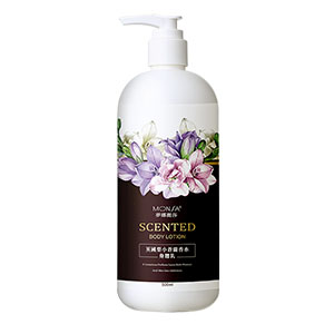 夢娜麗莎 MONSA 英國梨小蒼蘭香水身體乳 500ml 緊緻彈潤 成就完美膚質
